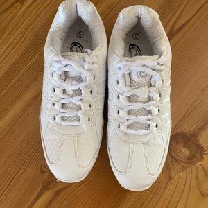 chassé Apex Cheerleading Shoes - White Cheer Shoes Women size 6